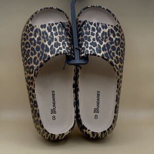 No Boundaries Cheetah print slide platform Sandals, NEW Size 7